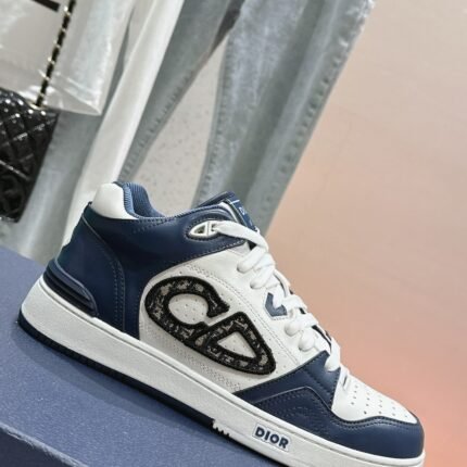 Dior B57 mid-top casual shoes size: Women 35-40. Men 39-45 note shoes size when you fill shipping address