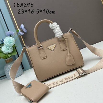 Prada three-in-one shoulderbag size: 23×16.5 x10cm