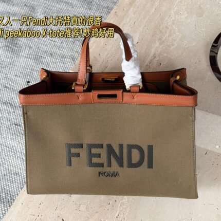 Fendi  size：40*28cm